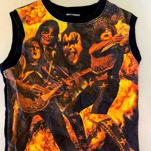 BOYS SIZE MEDIUM(10) "KISS" CONCERT MUSCLE T- SHIRT FROM CHUMASH CONCERT 2006